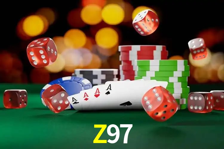 Escena dinámica inspirada en casino con iluminación Z97, cartas, fichas e íconos de juegos digitales en un espacio moderno de juegos.